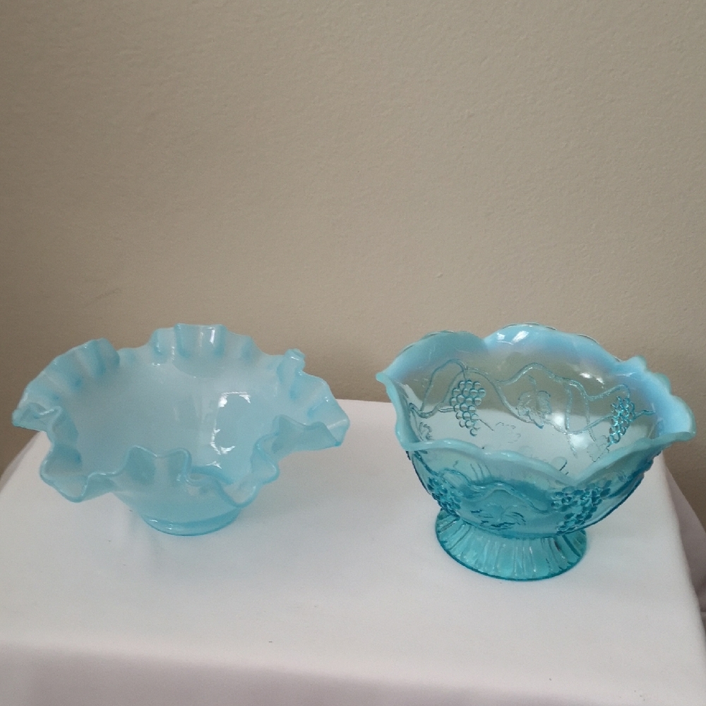 Vintage Set of Two Opalescent Blue Glass Bowls (Fenton?) in Excellent Condition